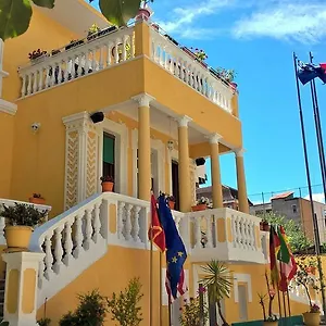 **** Hotel 15 - Center Albania